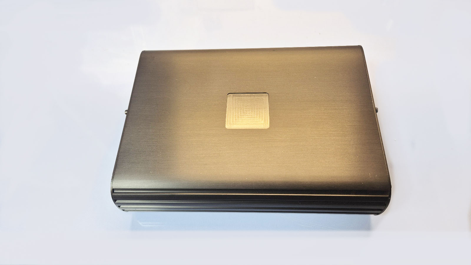 컴팩트 사이즈 LINK 1000.1D 우퍼전용 앰프