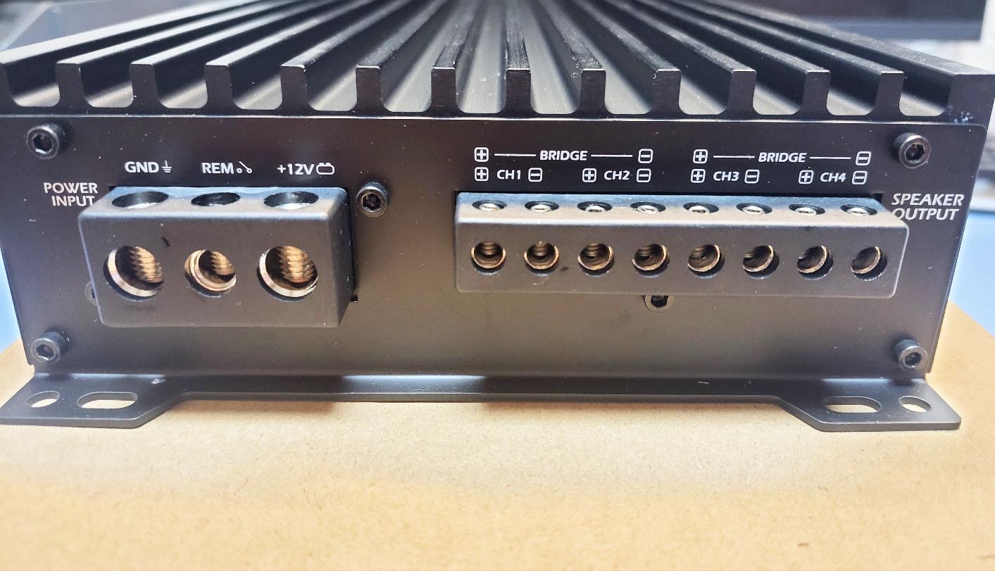 콘크리트오디오 200.4 200와트 4채널앰프