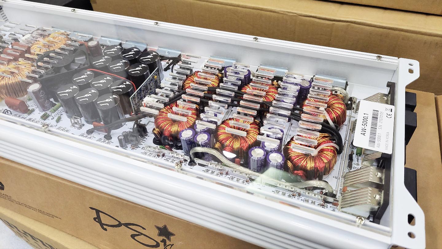 연말할인행사!! 울프람5000D  대출력 우퍼전용앰프