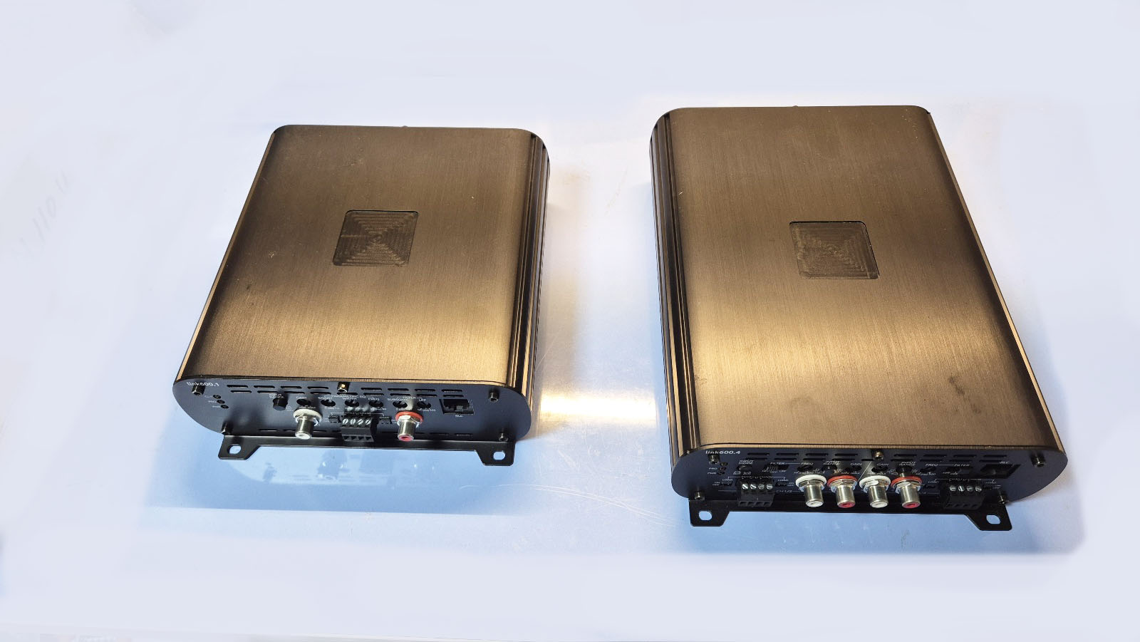 공장 리퍼브 컴팩트 사이즈 미니앰프 link 600.4D(사진 우측)