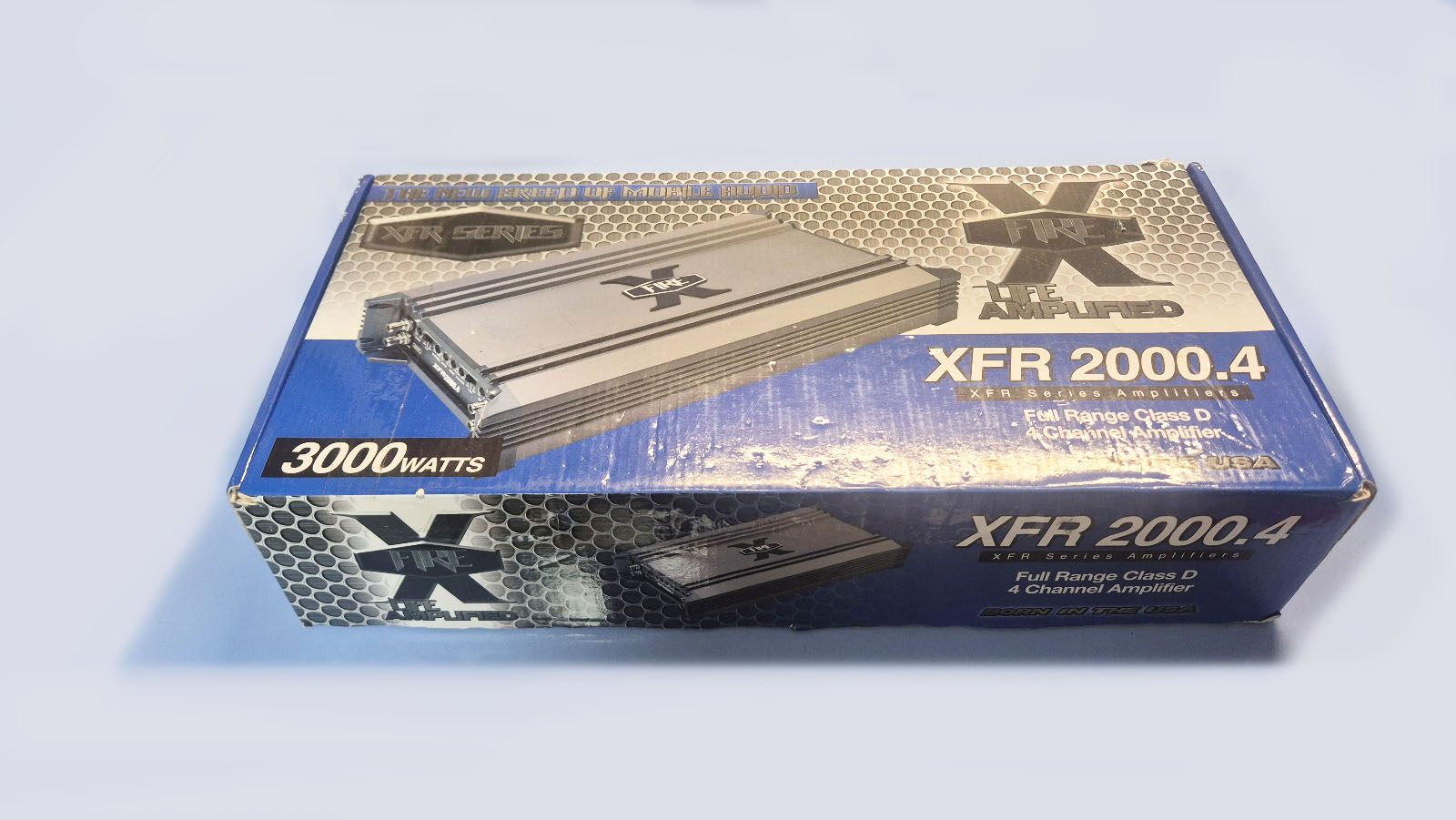 컴팩트사이즈 XFR 2000.4 150와트4채널 앰프
