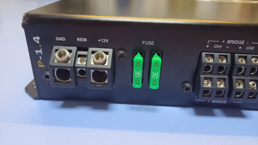 ONCORE P1.4  150와트 4채널 앰프